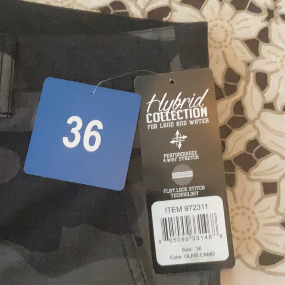 Men’s Hybrid Collection, DA HUI Olive Camo Shorts, Size 36